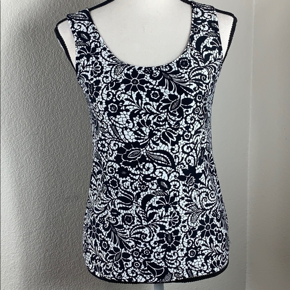Chico’s sleeveless white/black lace printed top